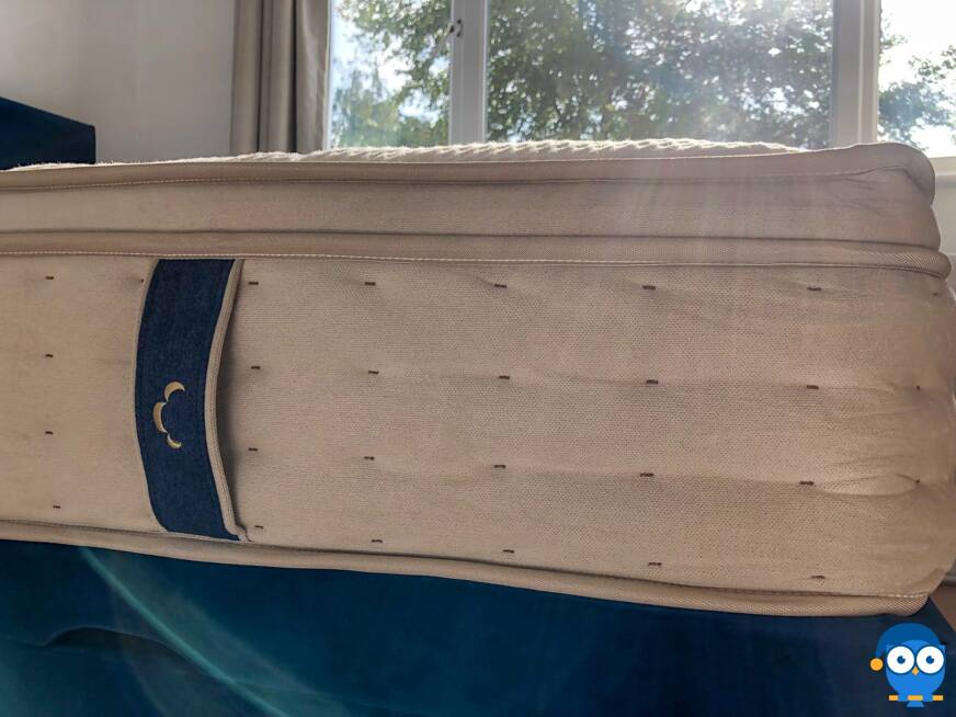 Dreamcloud luxury hybrid mattress